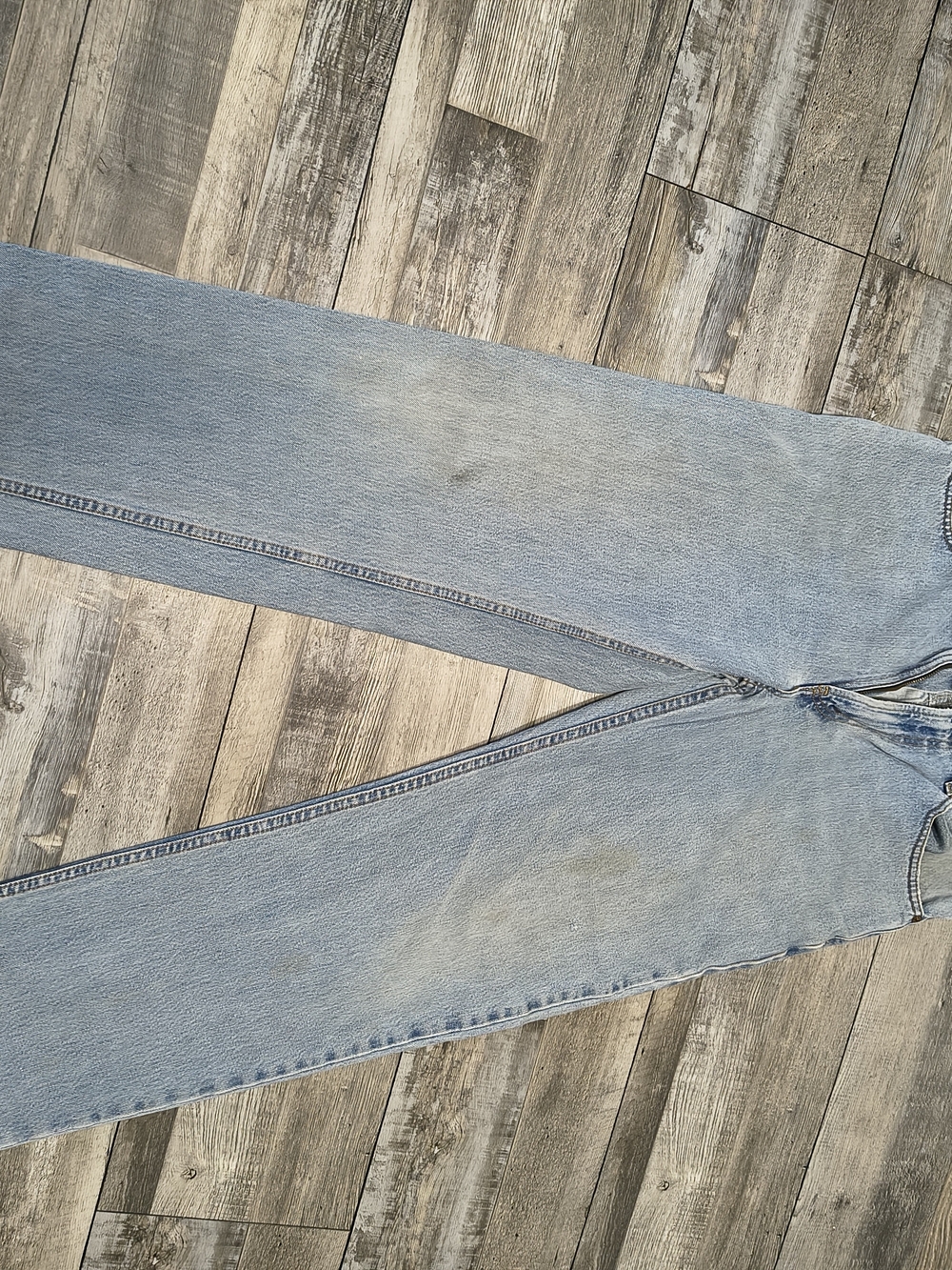 34 X 34 550 Levi's Light Blue Relaxed Men’s Jeans Great Work Jeans.